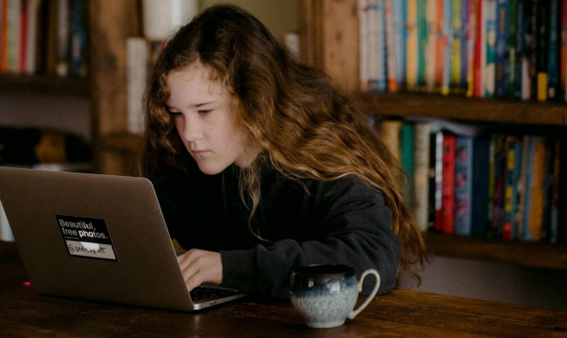 Έχουν τα παιδιά σας εμμονή με τα social media και το διαδίκτυο;