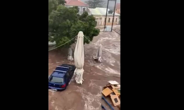 Κακοκαιρία Ιανός: Η στιγμή που το Φισκάρδο πνίγεται στη λάσπη