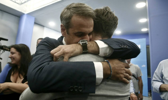 Γιατί ο Μητσοτάκης δεν θα πάει στην ορκωμοσία του γιου του στον στρατό