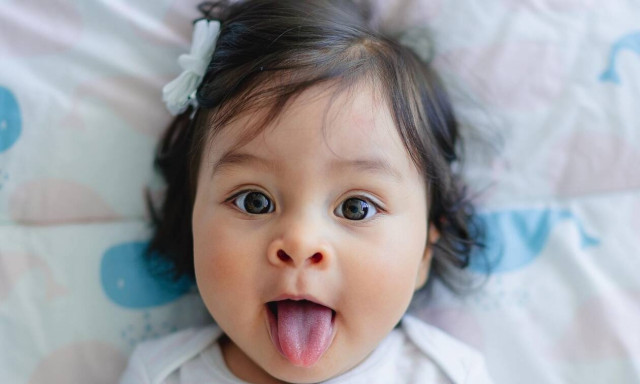 11 Tips που θα βοηθήσουν το μωρό σας να μιλήσει γρήγορα