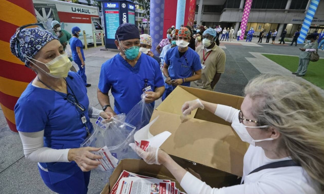 Κορονοϊός - ΗΠΑ: Έσπασαν το όριο των 200.000 θανάτων