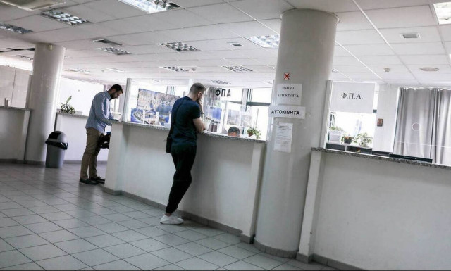 Κορονοϊός: Μόνο με ραντεβού στις ΔΟΥ της Αττικής