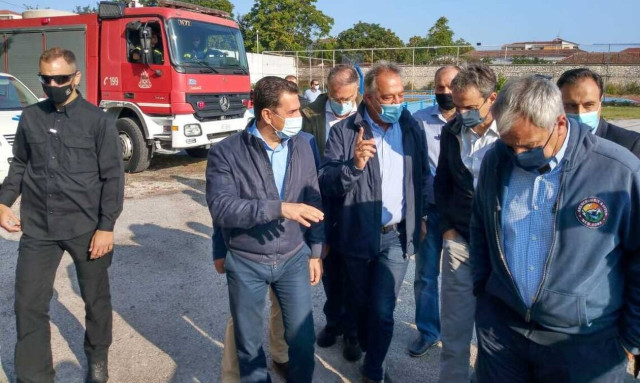 PM Mitsotakis visits Karditsa; meetings with local officials to assess damage by Medicane Ianos