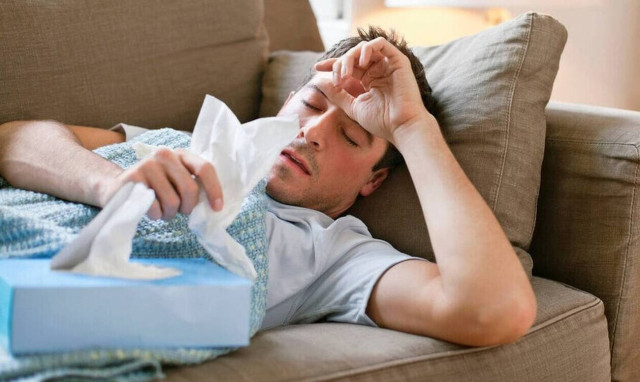 Προσοχή: Πώς θα ξεχωρίσετε αν έχετε κορονοϊό ή μια απλή γρίπη