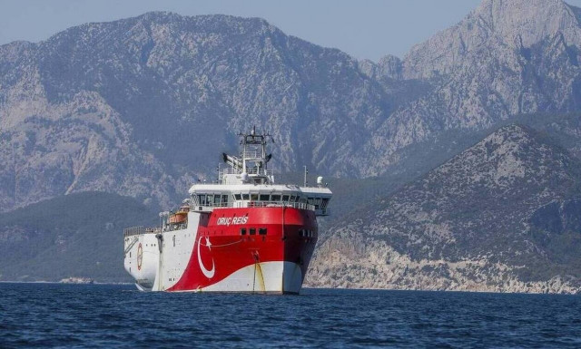 Ύποπτες κινήσεις του Oruc Reis – Βγήκε από το λιμάνι της Αττάλειας