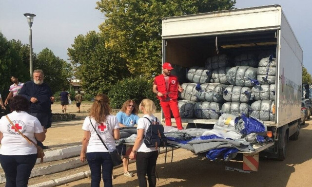 Ανθρωπιστική βοήθεια από τον Ελληνικό Ερυθρό Σταυρό σε Φάρσαλα και Καρδίτσα