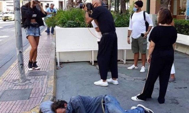 Δημήτρης Σκουλός: Όλη η αλήθεια για την φωτογράφιση με τον άστεγο