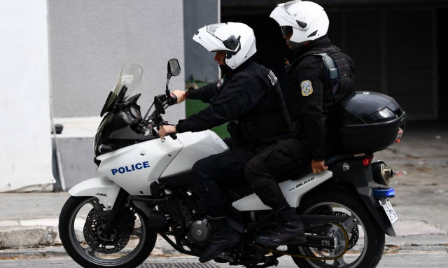 Μαχαίρωσαν 19χρονο για ένα κινητό στη Λεωφόρο Μεσογείων