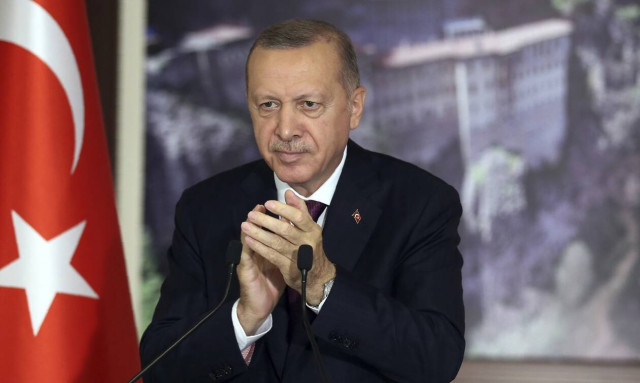 Σάλος: «Διέρρευσε βίντεο με ερωτικές στιγμές του Ερντογάν με τραγουδίστρια»