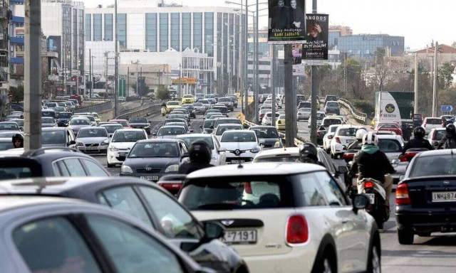 Κίνηση στους δρόμους: Στα κόκκινα η Αθήνα - Ποιους δρόμους πρέπει να αποφύγετε