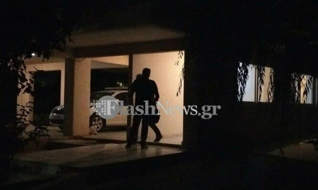 Κρήτη: Έληξε το πολύωρο θρίλερ με την γυναίκα που απειλούσε να πέσει στο κενό