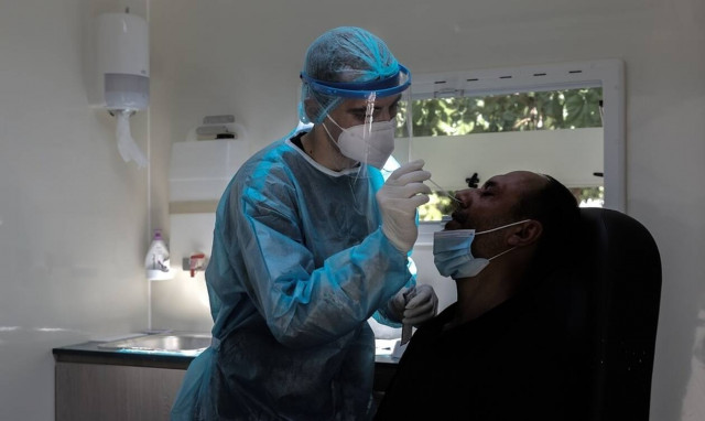 Κορονοϊός: «Οργώνει» το κέντρο της Αθήνας ο ΕΟΔΥ - 700 τεστ σε Κυψέλη, Βάθη, Αμερικής