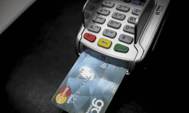 Μέχρι 31 Δεκεμβρίου οι ανέπαφες συναλλαγές έως 50 ευρώ χωρίς PIN