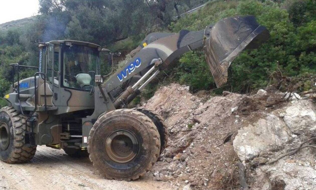 Στρατός Ξηράς: Πολύτιμη βοήθεια στους πληγέντες από την κακοκαιρία – Προσωπικό, μέσα και φαγητό