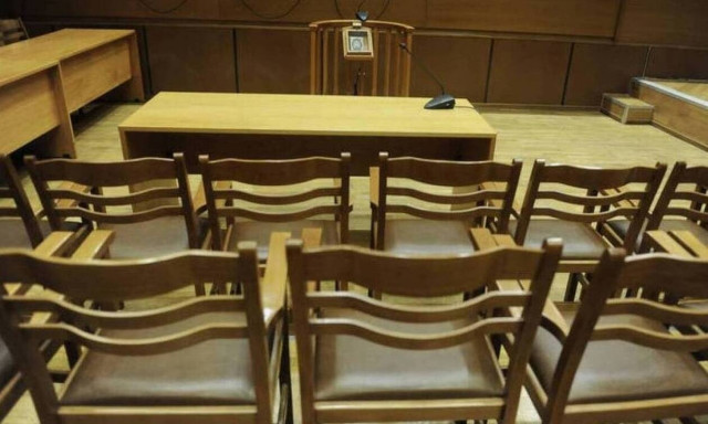 Καρπενήσι: Ο απίστευτος λόγος που γιαγιά βρέθηκε στο εδώλιο - Άρχισε να κλαίει με λυγμούς