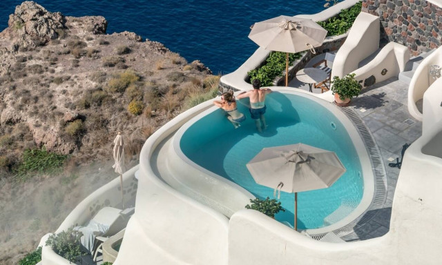 Tourism Min Theocharis: Greece held and will hold a leading role in the international tourist map