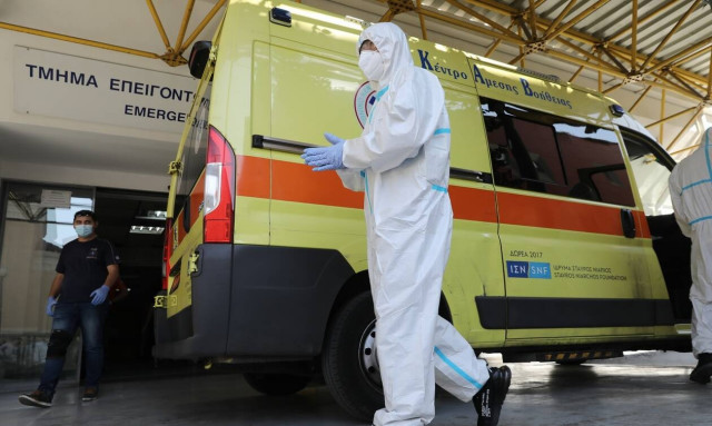 Κορονοϊός: Στους 380 οι νεκροί - Πέθανε 91χρονη στο «Θριάσιο»