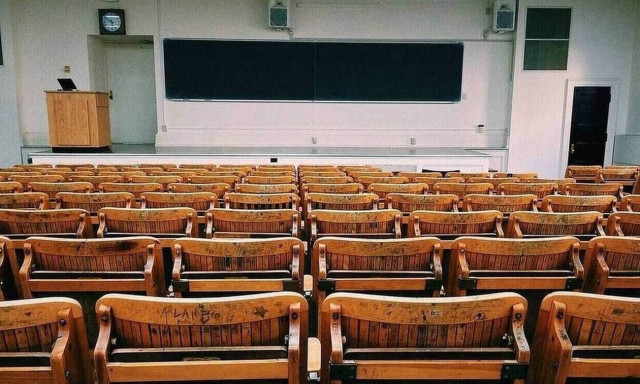 Σάλος: Καθηγήτρια έκανε σεξ με 14χρονο μαθητή της