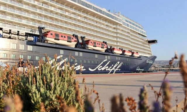 Πασίγνωστη Ελληνίδα τραγουδίστρια ταξίδεψε με το κρουαζιερόπλοιο υγειονομική «βόμβα»