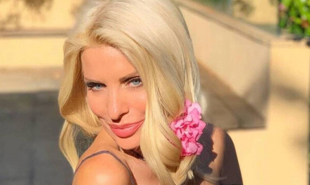 Ελένη Μενεγάκη: Η αποστομωτική απάντησή της στο Instagram (pics)