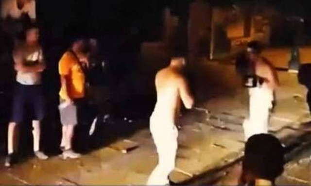 Κυψέλη: Αγώνες μποξ στο δρόμο - Σοκαριστικές εικόνες (vid)