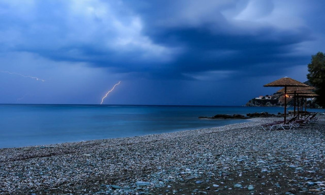 Έκτακτο δελτίο ΕΜΥ: Σφοδρή κακοκαιρία θα σαρώσει τη χώρα - Πού θα είναι έντονα τα φαινόμενα