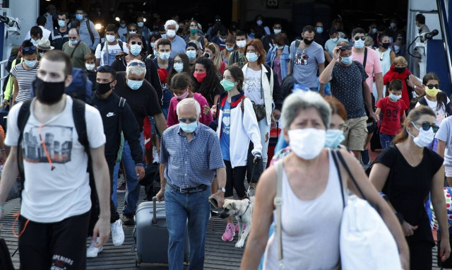 Κορονοϊός: Η Αττική το «καυτό» σημείο της επιδημίας - Μάσκες και στους εξωτερικούς χώρους