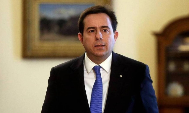 Μηταράκης για Καμένα Βούρλα: «Είναι απόβλητα τα παιδιά;»