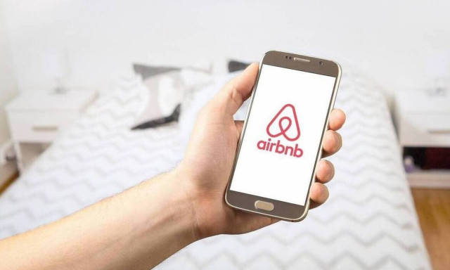 Διασταυρώσεις σε όσους αποκτούν ακίνητα από Airbnb ξεκινά η ΑΑΔΕ