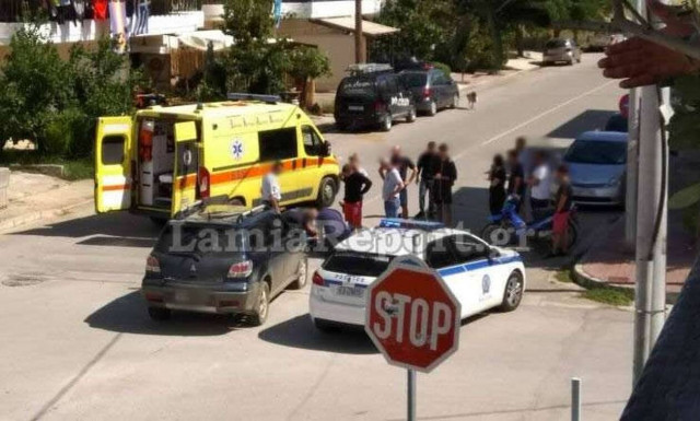 Λαμία: Παραβίασε STOP και εμβόλισε μηχανάκι - Δύο τραυματίες
