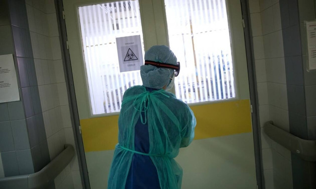 Συγκλονίζει 47χρονη που νοσεί από κορονοϊό: Αισθανόμουν ότι μου σπάνε όλα τα κόκκαλα