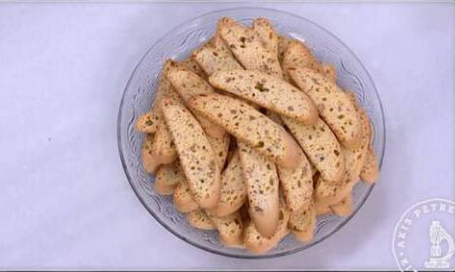 Άκης Πετρετζίκης: Biscotti με αμύγδαλα