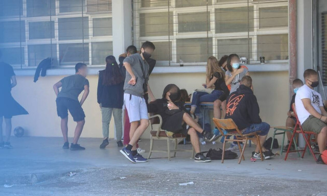 Education Min Kerameus: Mandatory online lessons for schools under occupation