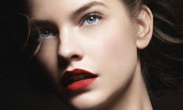 Ανάδειξε τα χείλη σου με αυτά τα top κόκκινα κραγιόν της αγοράς