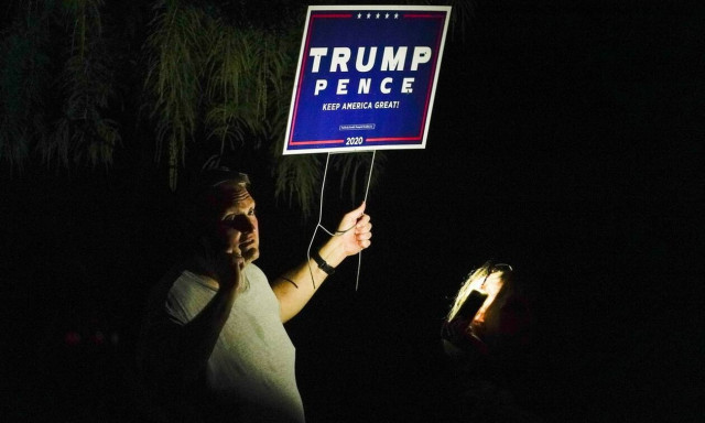 ΗΠΑ: Πιστοί στον Τραμπ παραμένουν οι Ρεπουμπλικάνοι παρά τις αποκαλύψεις για τα φορολογικά του