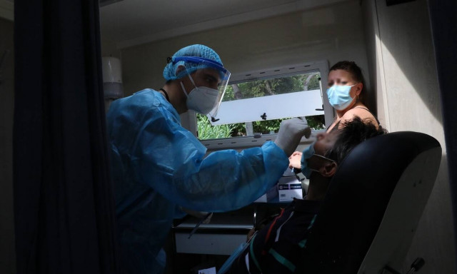 Κορονοϊός: «Πνίγεται» η Αττική – Στην πρωτεύουσα τα 272 από τα 411 νέα κρούσματα