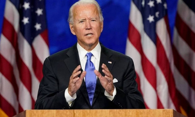 ΗΠΑ: Ο Τζο Μπάιντεν εύχεται «ταχεία ανάρρωση» στον πρόεδρο Τραμπ και τη σύζυγό του Μελάνια