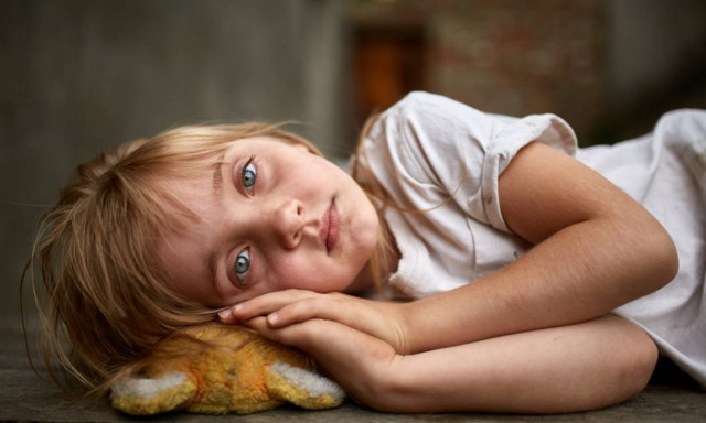 Η παιδική φτώχεια έχει πάρει ανεξέλεγκτες διαστάσεις στην ΕΕ