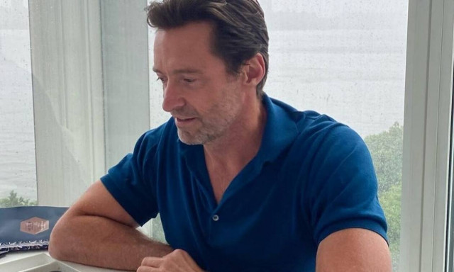 O Hugh Jackman εντελώς γυμνός, σε ένα βίντεο 90 δευτερολέπτων