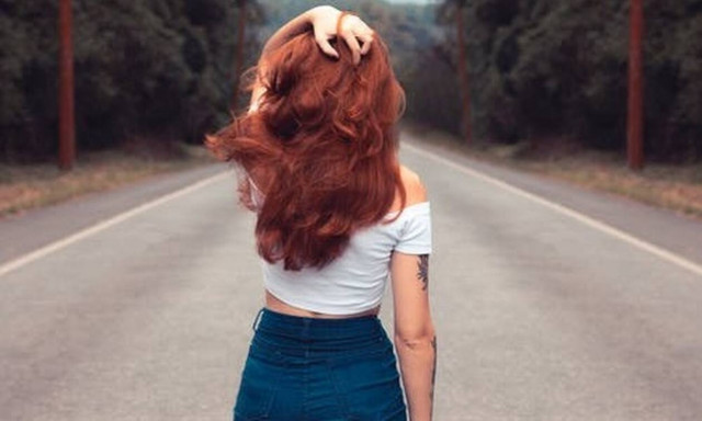 Οι καλύτερες τροφές για υγιή και πλούσια μαλλιά