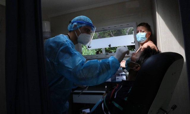 Κορονοϊός: 20 νέα κρούσματα στον Άγιο Παντελεήμονα - «Ασφυξία» στο κέντρο της Αθήνας