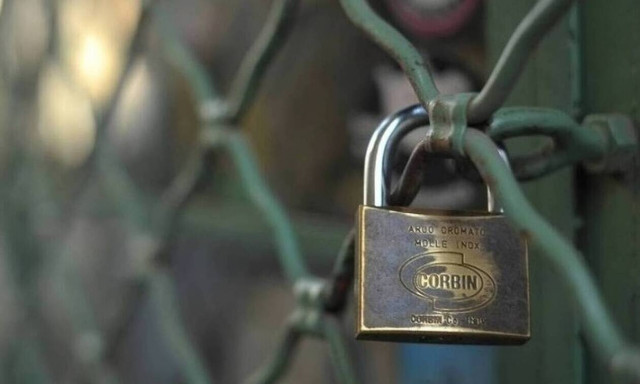 Κορονοϊός: Λουκέτο σε δυο καταστήματα στη Γλύφα Χαλκίδας