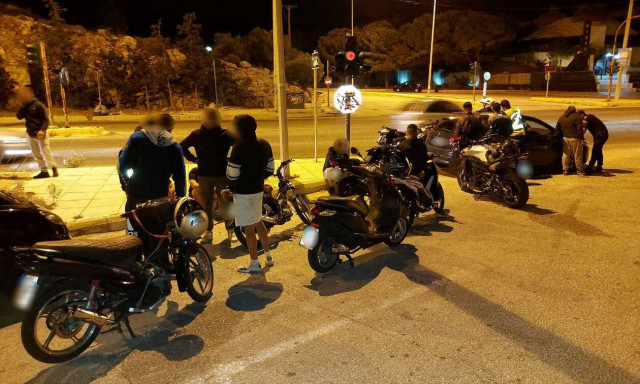 Λιμανάκια: Βαριά πρόστιμα για τις κόντρες με αυτοκίνητα και μηχανές - Έλεγχοι και σε άλλες περιοχές