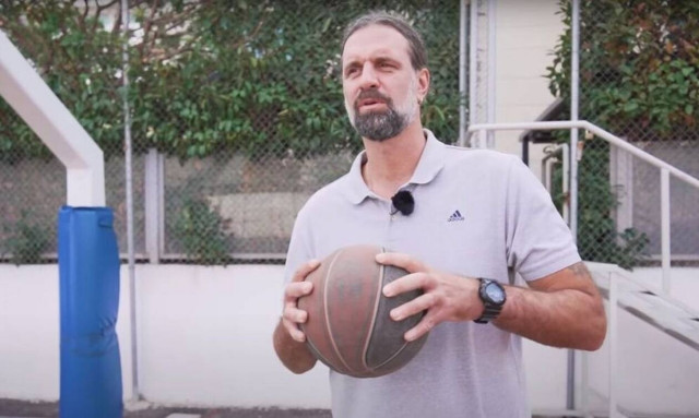 Αλβέρτης και Διαμαντίδης μπαίνουν ξανά στο γήπεδο και σκοράρουν