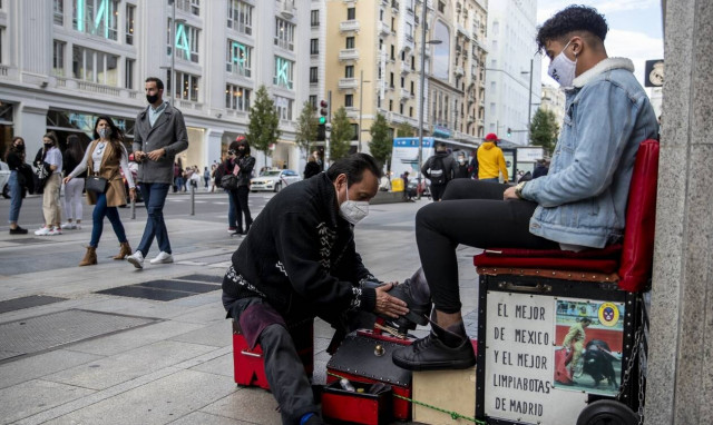 Κορονοϊός: Επιστρέφει ο «εφιάλτης»! Νέα μέτρα επιβάλλει η Ευρώπη καθώς αυξάνονται τα κρούσματα