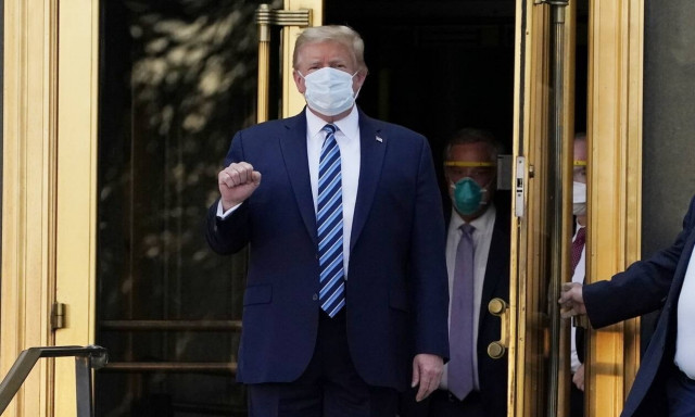 Πήρε εξιτήριο ο Ντόναλντ Τραμπ - Μεταφέρθηκε με ελικόπτερο στο Λευκό Οίκο