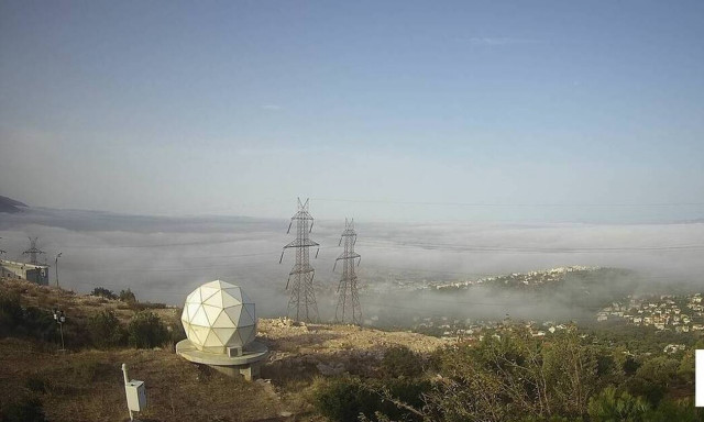 Καιρός: «Πνίγηκε» στην ομίχλη η Αττική – Απίστευτες εικόνες (vid)