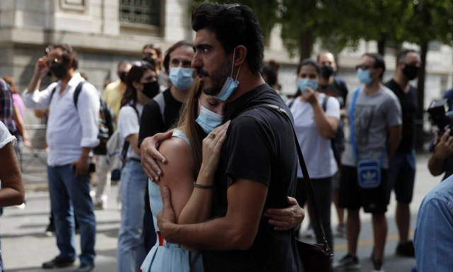 Κορονοϊός: Η δύσκολη εξίσωση της Αττικής - Γιατί δεν εισηγούνται την καθολική χρήση μάσκας