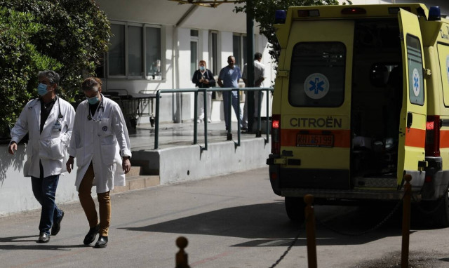 Κορονοϊός: Δύο θάνατοι μέσα σε λίγες ώρες - Στους 419 οι νεκροί στην Ελλάδα