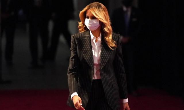 Καθησυχάζει και η Μελάνια μετά τον Τραμπ στο twitter: Αισθάνομαι καλά και ξεκουράζομαι